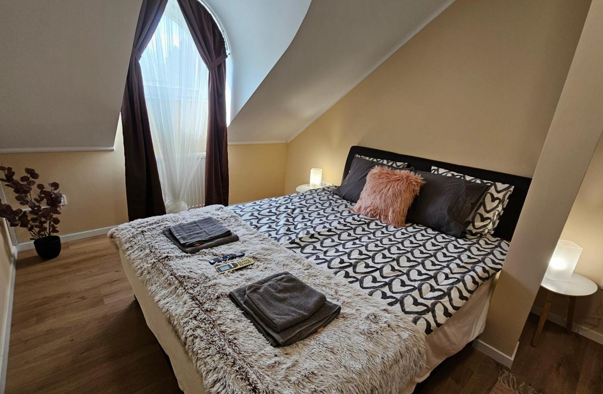 Lucsony Apartman Мошонмадьяровар Экстерьер фото